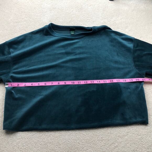 Wild Fable: Velvet Cropped Teal Crewneck - Picture 3 of 5